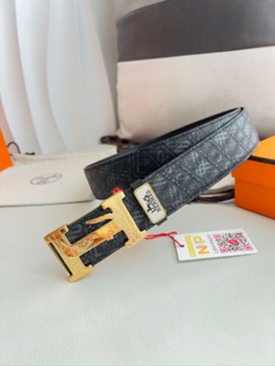 1:1  Hermes  Black Leather Belt Crocodile Pattern with Gold "H" buckle  3.8cm